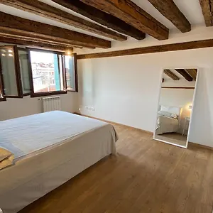 Apartamento Rooftop 3999, Venecia