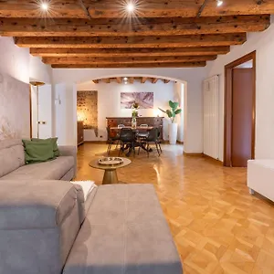  Apartment Sgarzerie Luxury Flat 2 120mq