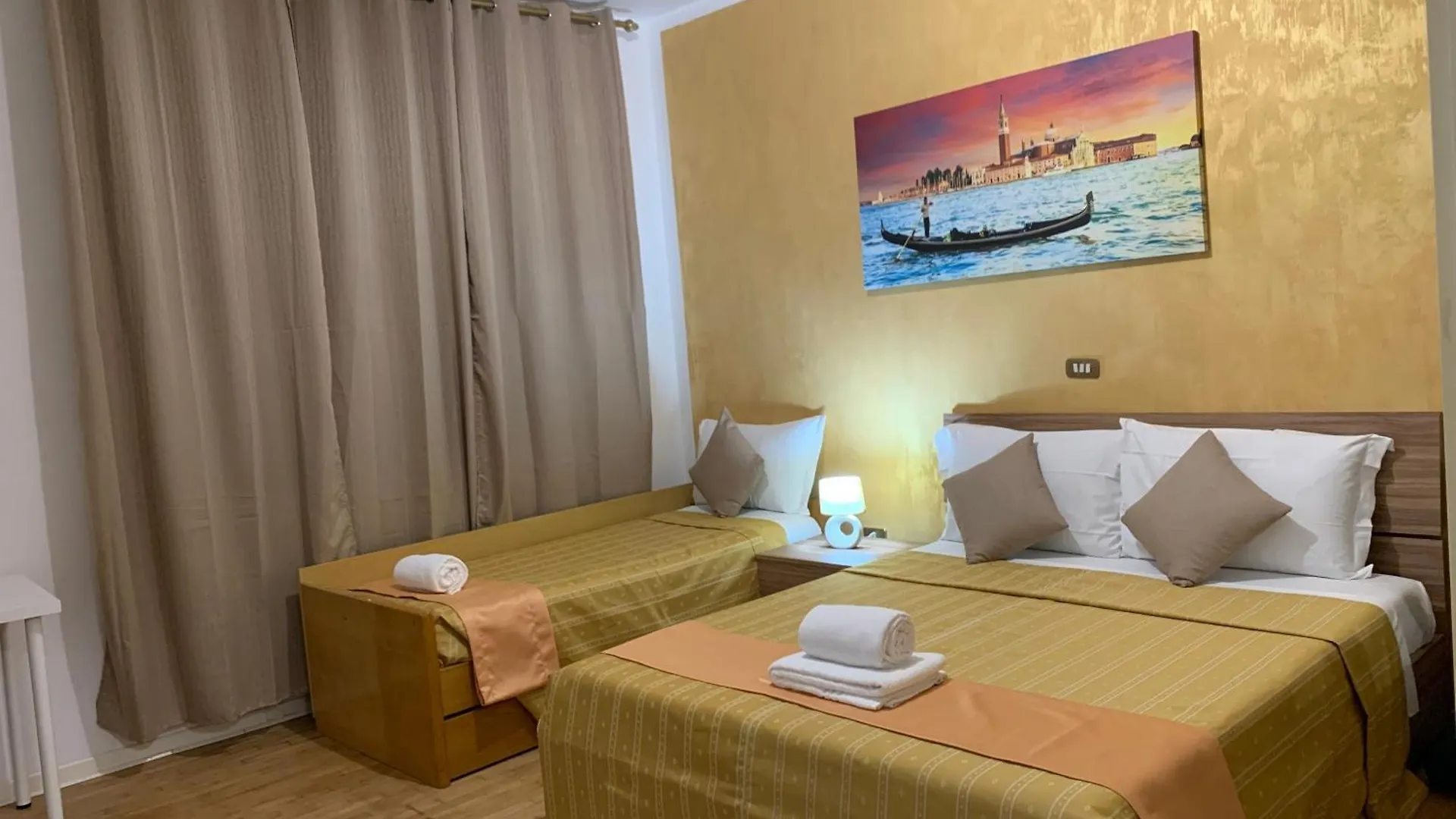 Homestay Venice Villa House Mestre Italy